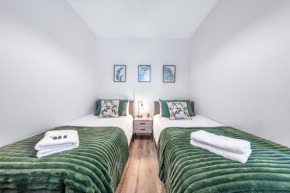 Potters Bar - FREE Parking - Private Bathroom - Netflix - 4 mins walk to station - 20 mins DIRECT TRAINS TO LONDON